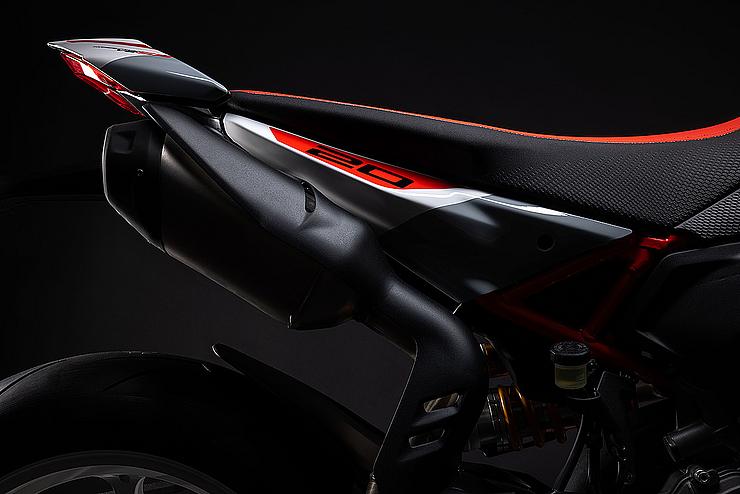 Hypermotard V2 SP Slide 2