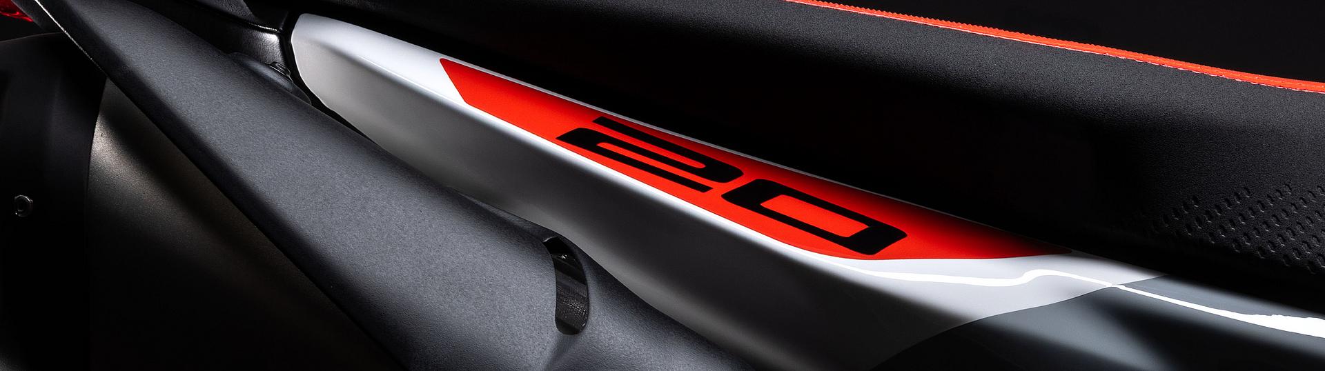 Hypermotard V2 SP Slide 2