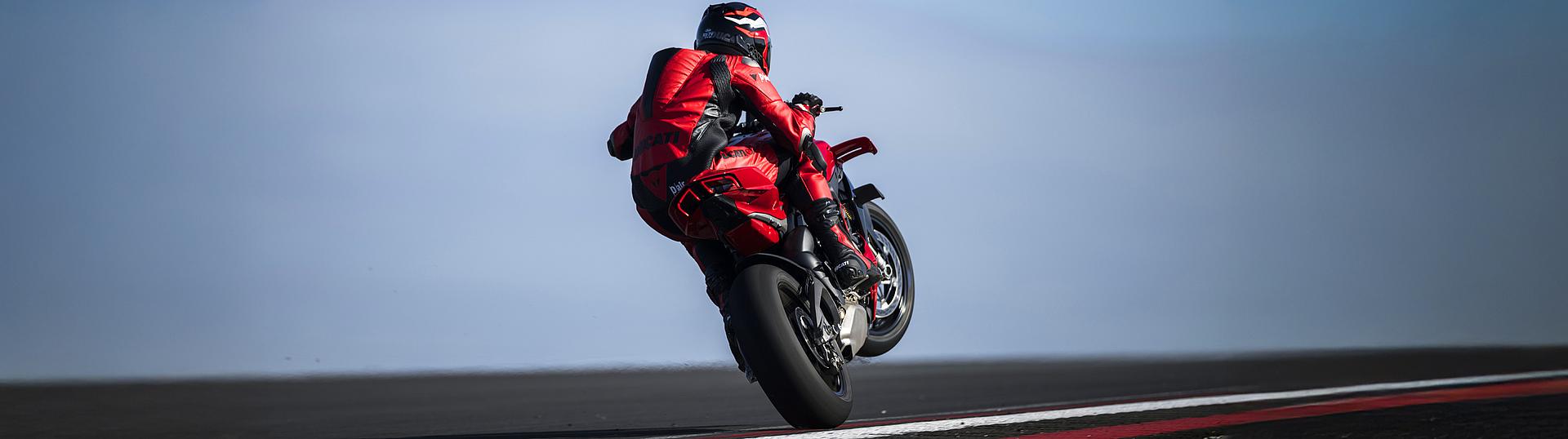 Streetfighter V4 Slide 4