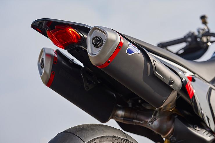 Hypermotard 698 Mono Nera Slide 0 Hypermotard 698 Mono Nera Slide 0