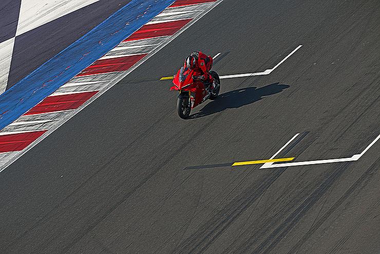 Panigale V4 S 7G Slide 1