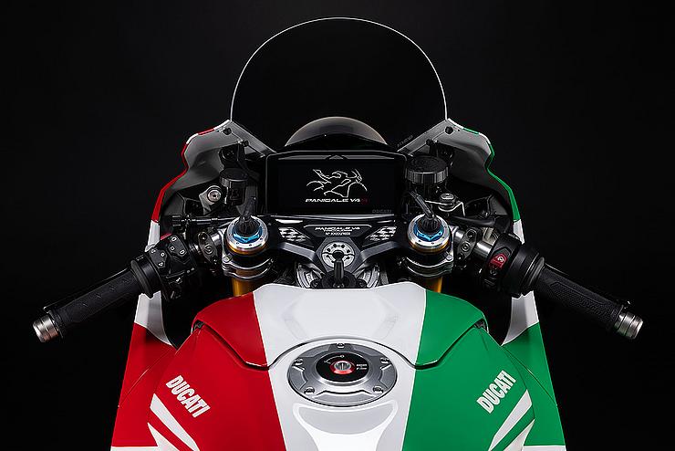 Panigale V4 Tricolore 7G Slide 2 Panigale V4 Tricolore 7G Slide 2