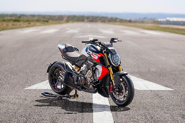 Diavel V4 RS Slide 0 Diavel V4 RS Slide 0