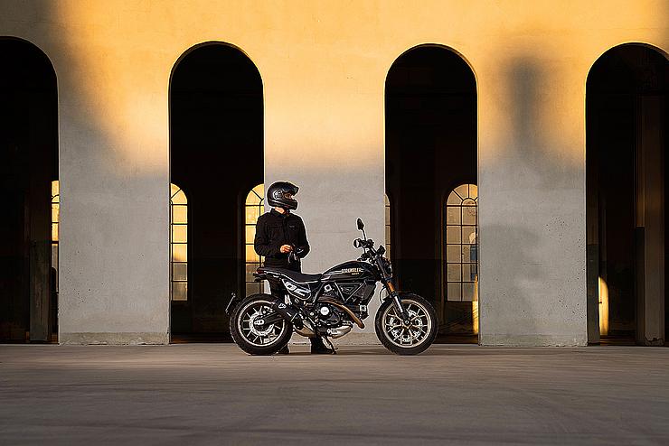 800 Full Throttle 2G 25 Slide 1