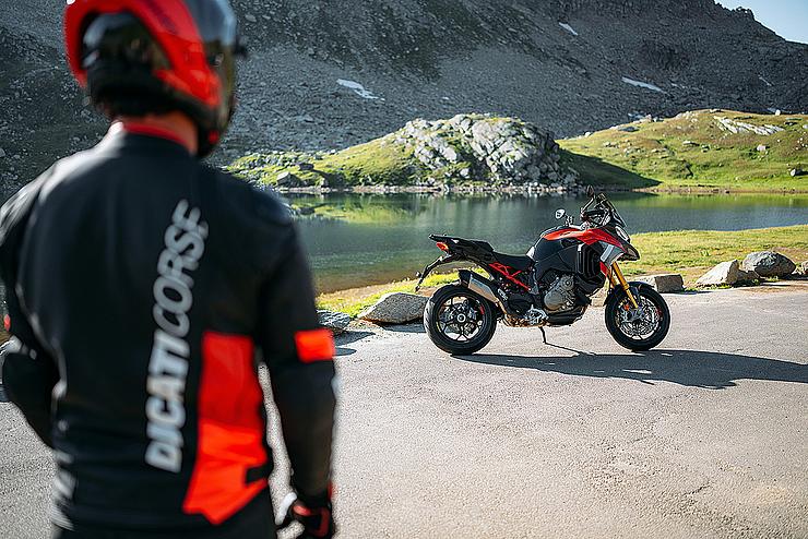 Multistrada V4 Pikes Peak FL Slide 3 Multistrada V4 Pikes Peak FL Slide 3