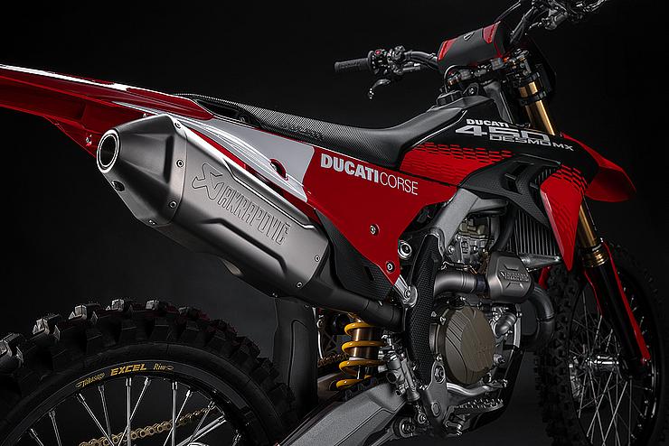 Desmo450 MX Factory Slide 2