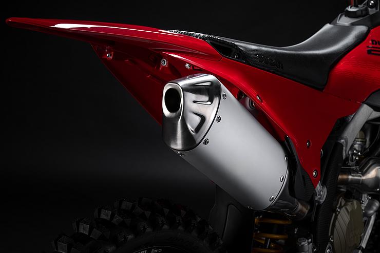 Desmo250 MX Slide 3