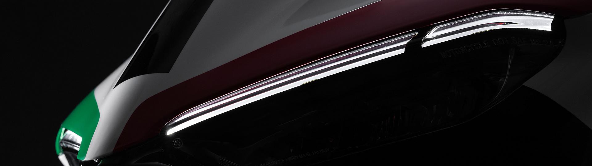 Panigale V4 Tricolore 7G Slide 6 Panigale V4 Tricolore 7G Slide 6