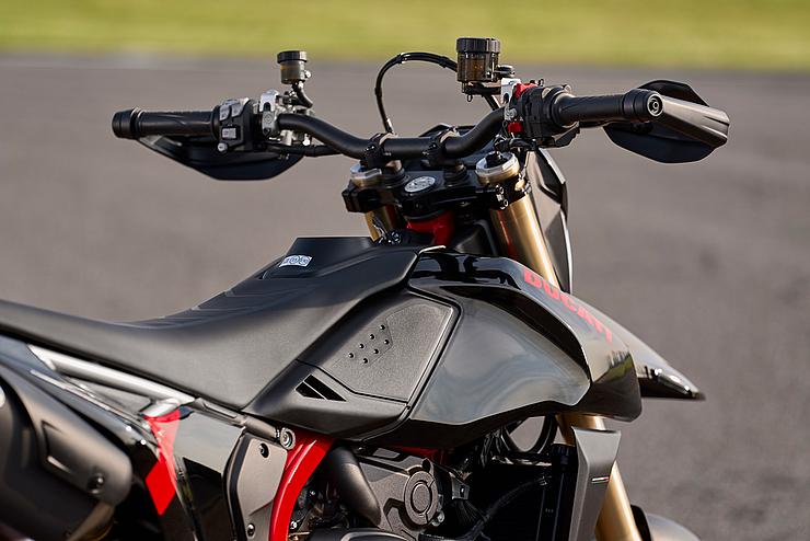 Hypermotard 698 Mono Nera Slide 4 Hypermotard 698 Mono Nera Slide 4