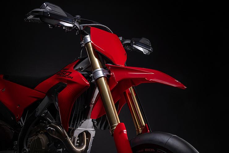Desmo450 SM Slide 3 Desmo450 SM Slide 3