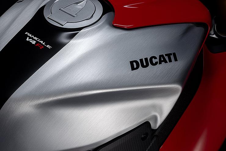 Panigale V4 R 7G Slide 5