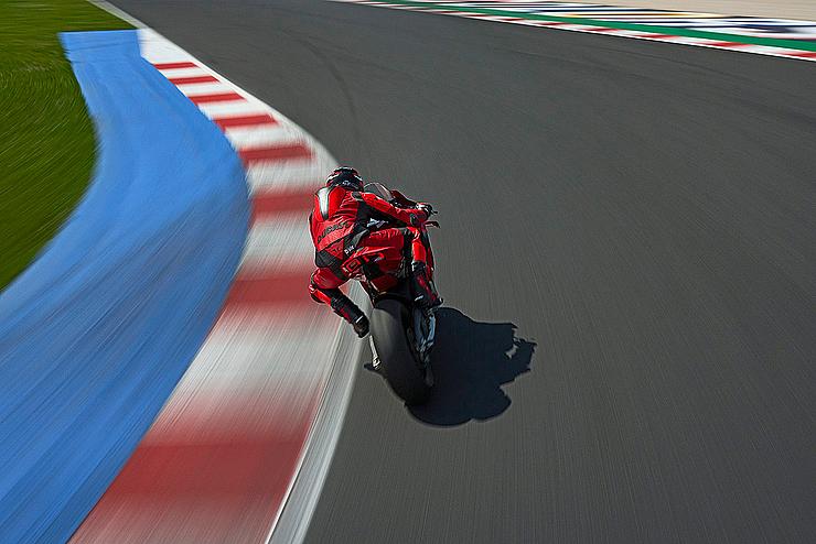Panigale V4 S 7G Slide 5