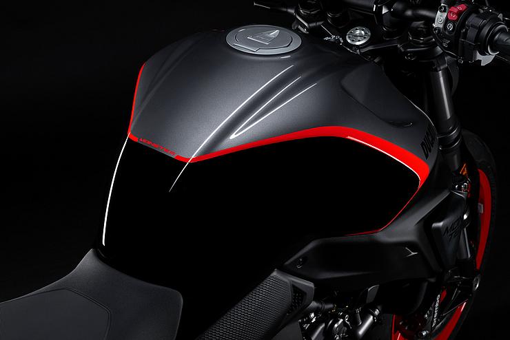 Monster Sport 5G Slide 0 Monster Sport 5G Slide 0