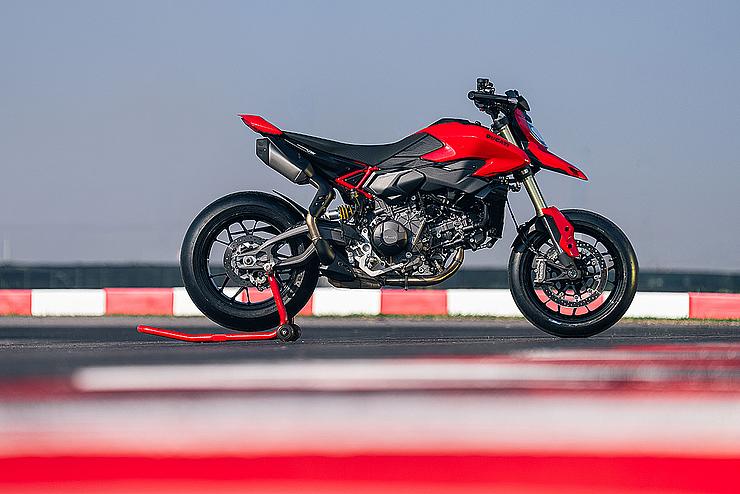 Hypermotard V2 Slide 1 Hypermotard V2 Slide 1