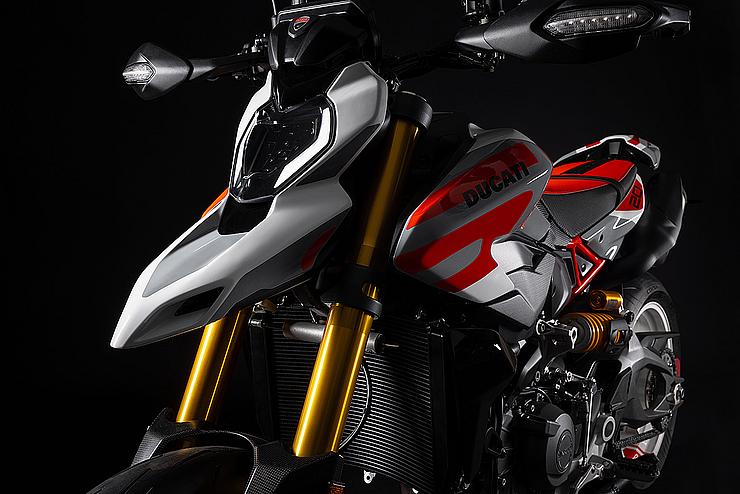 Hypermotard V2 SP Slide 6